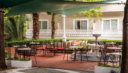 Tarihin Kalbinde, Annenizle Geçecek Zamansız Bir Pazar: Sofia Garden'da Çay Saati