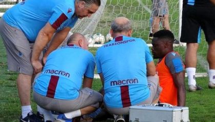 Trabzonspor'da Ekuban sakatlandı!