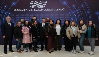 UND Kadın Tır Sürücü Akademisi 2. Dönem Mezunlarını Verdi