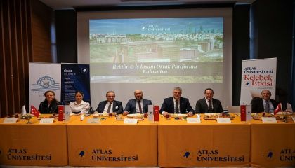 Üniversite ile iş dünyası güçlerini birleştirmeli