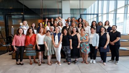 YenidenBiz ve Tam Finans'tan Kadınların İş Hayatına Dönüşünü Güçlendiren Program