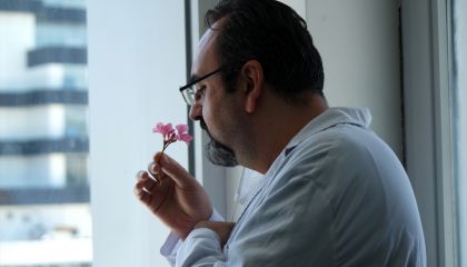 KOVİD-19 HASTALARI YAŞADIKLARINI ANLATIYOR - "Bir sabah uyandım 'Dünyanın kokusu yok' dedim"