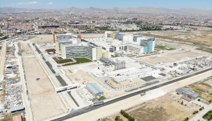 Sağlık Bakanı Koca: "Konya Şehir Hastanesi tüm branşlarda hasta kabulüne ay sonunda başlayacak"