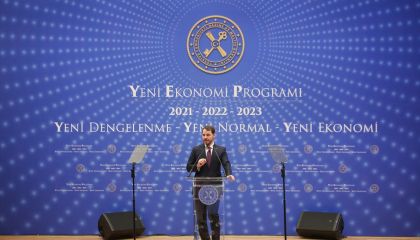 Bakan Albayrak: "İşsizlik oranının, kademeli azalarak 2023'te yüzde 10,9 seviyesinde gerçekleşmesini bekliyoruz."