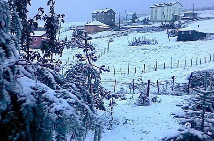 Yaz bitti, kar geldi... Yılın ilk karı yağdı A24