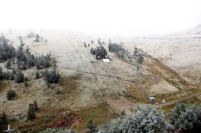 Yaz bitti, kar geldi... Yılın ilk karı yağdı A24