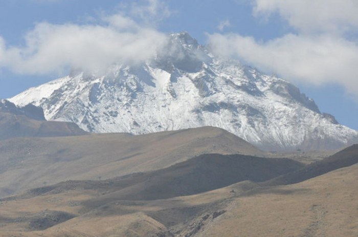Yaz bitti, kar geldi... Yılın ilk karı yağdı A24