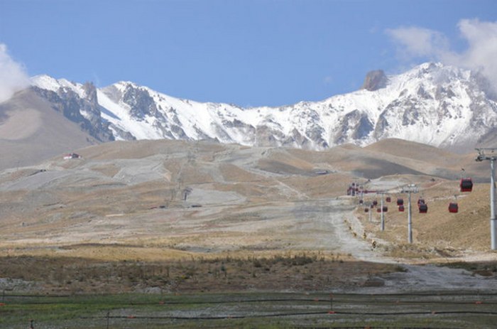 Yaz bitti, kar geldi... Yılın ilk karı yağdı A24