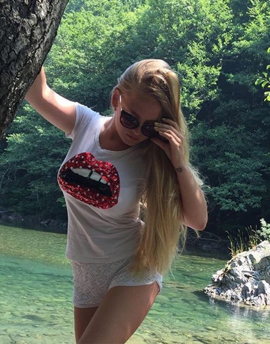 İşte dünyanın en seksi öğretmeni A24