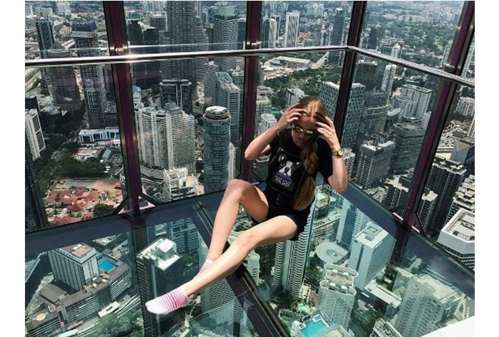 İşte dünyanın en seksi öğretmeni A24