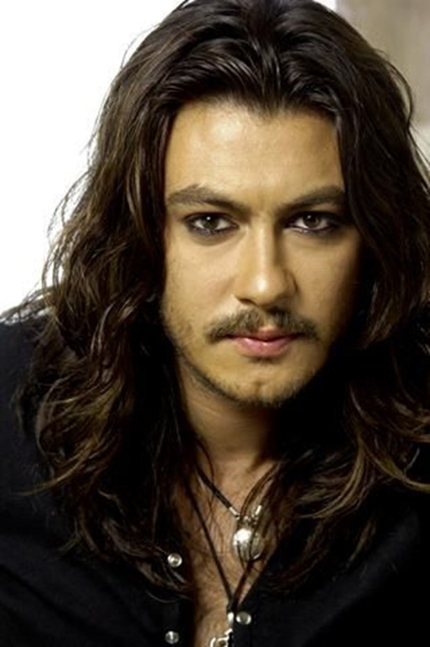 Trafik kazasında hayatını kaybeden ünlüler A24