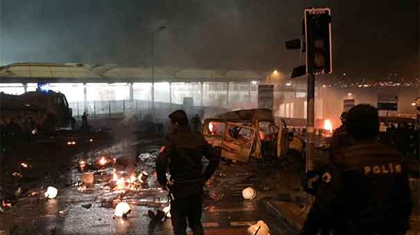 Beşiktaş’taki patlamada olay yerinden ilk görüntüler A24