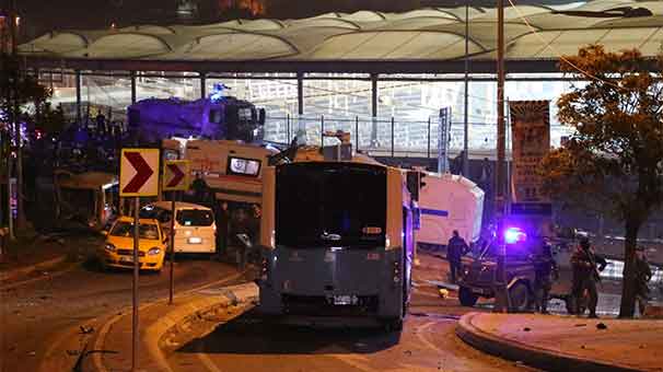 Beşiktaş’taki patlamada olay yerinden ilk görüntüler A24