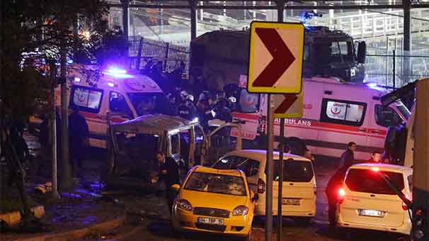 Beşiktaş’taki patlamada olay yerinden ilk görüntüler A24