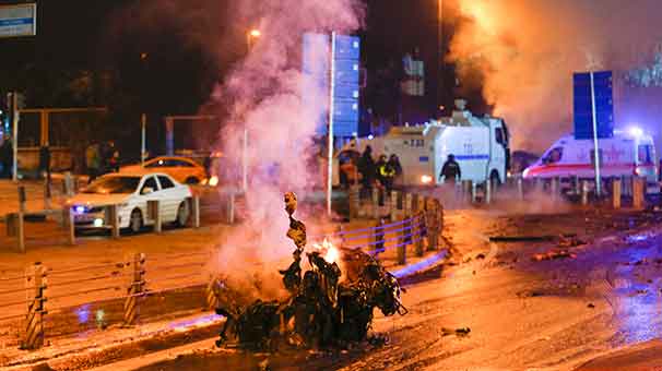 Beşiktaş’taki patlamada olay yerinden ilk görüntüler A24