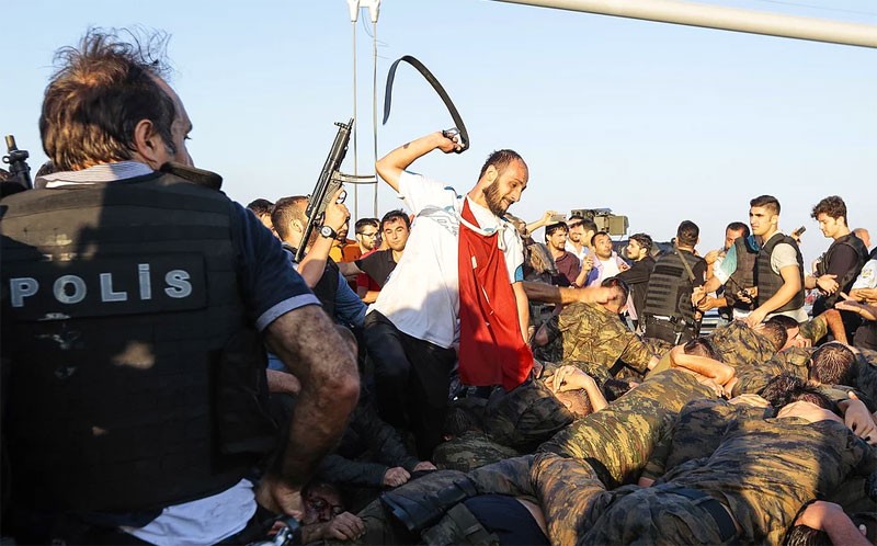 2016'da yaşadığımız kötü olaylar... A24