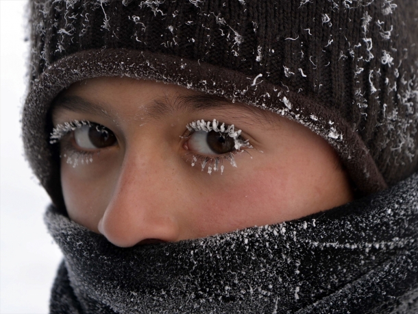 Okul yolunda kirpik donduran soğuklar A24