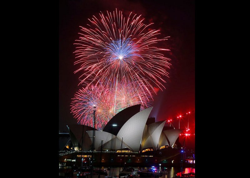 Dünya 2017'ye merhaba dedi A24