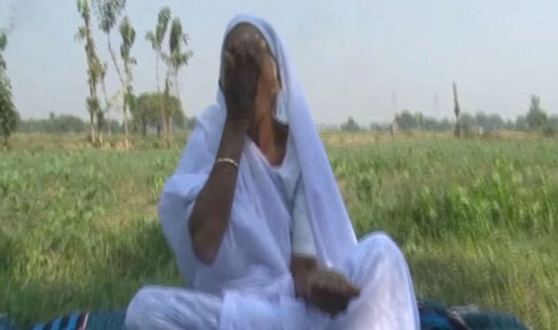 63 yıldır sadece kum yiyor A24