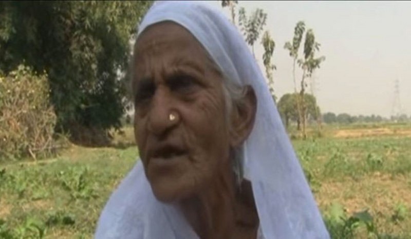 63 yıldır sadece kum yiyor A24