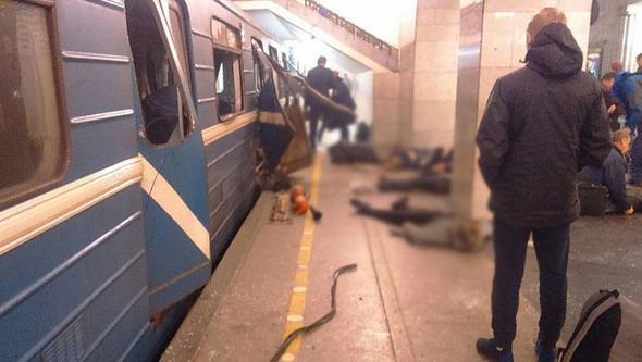 Rus metrosundaki patlamanın ilk görüntüleri A24