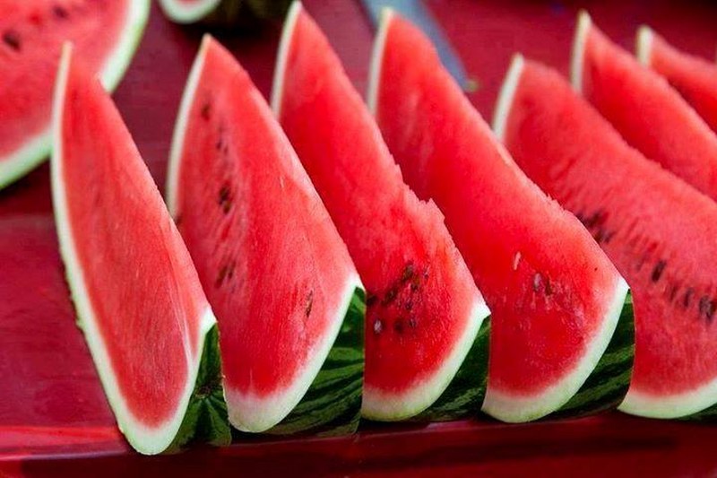 Sıcak havalarda hararet gideren 8 besin A24