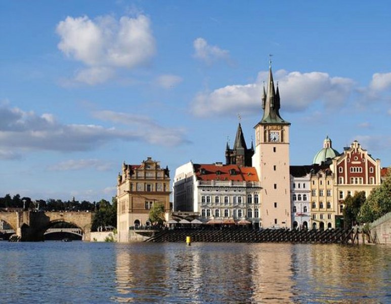 Dünyada emekçiler bakın ülkelerinde yılda kaç saat çalışıyor? A24