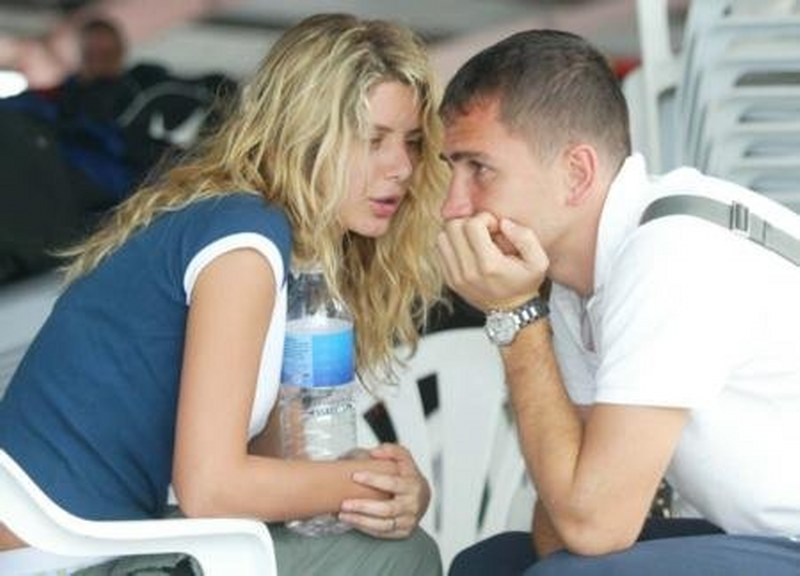 Ünlü isimlerin şaşırtan aşkları! A24