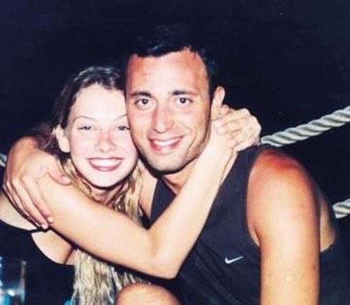 Ünlü isimlerin şaşırtan aşkları! A24