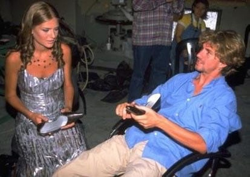 Ünlü isimlerin şaşırtan aşkları! A24