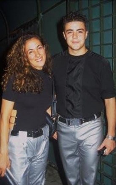 Ünlü isimlerin şaşırtan aşkları! A24