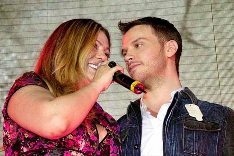 Ünlü isimlerin şaşırtan aşkları! A24