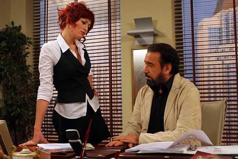 Ünlü isimlerin şaşırtan aşkları! A24