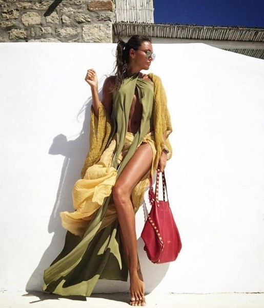 Eda Taşpınar'dan olay paylaşım... Bikini altı olmadan yapılan paylaşım! A24