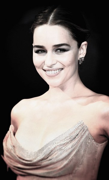 Ejderhaların Annesi güzel oyuncu Emilia Clarke'ın bilinmeyen yönleri... A24