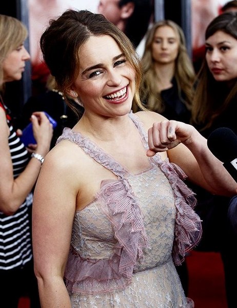 Ejderhaların Annesi güzel oyuncu Emilia Clarke'ın bilinmeyen yönleri... A24