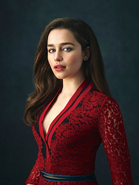 Ejderhaların Annesi güzel oyuncu Emilia Clarke'ın bilinmeyen yönleri... A24
