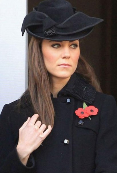 Kraliyet ailesi mensuplarının uyması gereken tuhaf kurallar silsilesi... A24