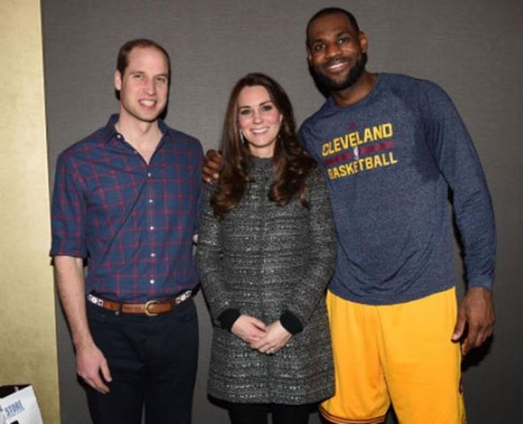 Kraliyet ailesi mensuplarının uyması gereken tuhaf kurallar silsilesi... A24