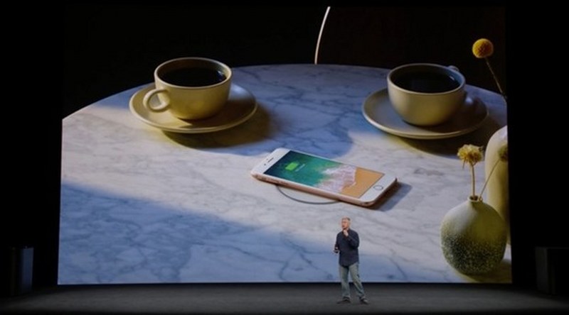 iPhone 8, iPhone 8 Plus ve iPhone X'in fiyatı ne kadar olacak? Özellikleri ne? (iPhone X ve iPhone 8 Türkiye'de ne zaman satışa çıkacak? fiyatları Türkiye'de ne olacak?) A24