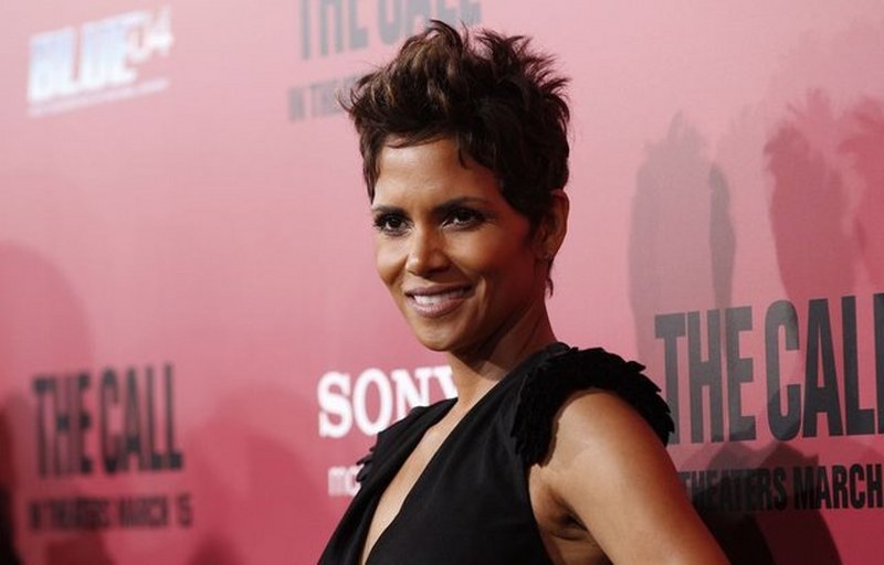 Hiç bir zaman yaşlanmayan 40 yaşını geçen ünlüler... A24