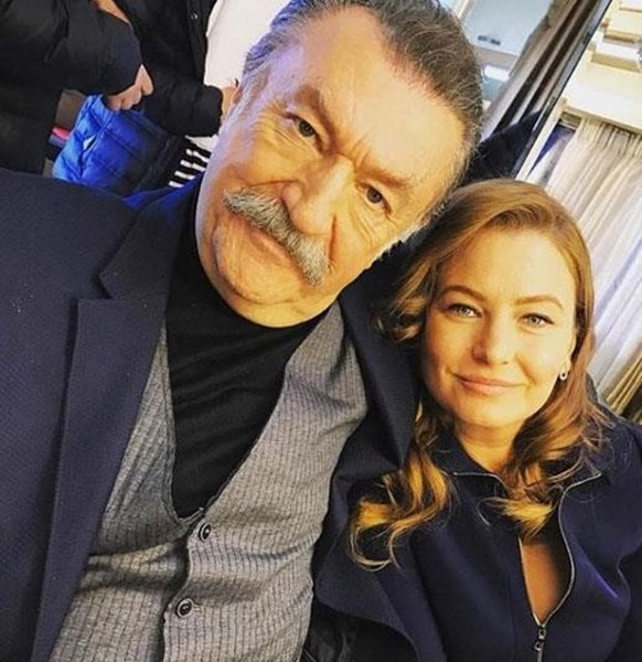 Dizi oyuncularının set paylaşımları... A24