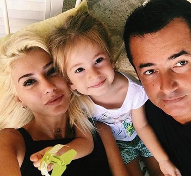 Yılın düğününde detaylar ortaya çıkıyor... Acun Ilıcalı ile Şeyma Subaşı'nın nikah şahitleri ve davetiyeleri ortaya çıktı. A24