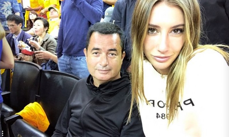 Yılın düğününde detaylar ortaya çıkıyor... Acun Ilıcalı ile Şeyma Subaşı'nın nikah şahitleri ve davetiyeleri ortaya çıktı. A24