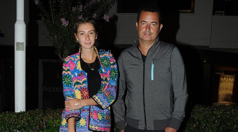 Acun ile evlenecek olan Şeyma Subaşı sonunda gelinliği giydi... Yılın düğününden detaylar... A24