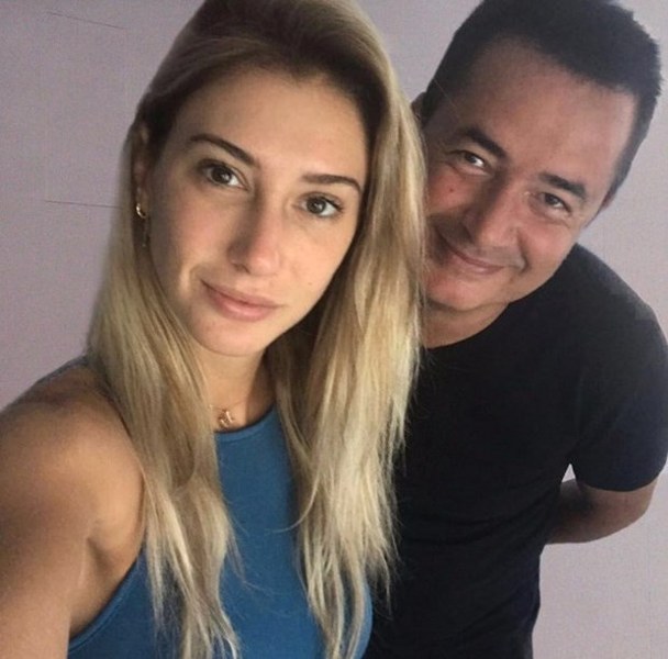 Acun ile evlenecek olan Şeyma Subaşı sonunda gelinliği giydi... Yılın düğününden detaylar... A24