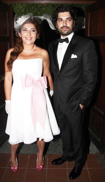 Evlilikleri ile zamanında gündeme oturan ünlü isimlerin seçtiği gelinlikler... A24