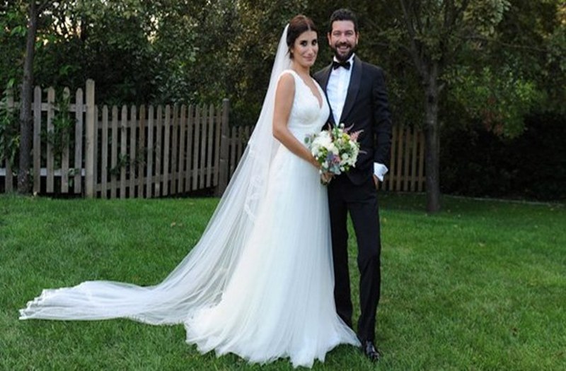 Evlilikleri ile zamanında gündeme oturan ünlü isimlerin seçtiği gelinlikler... A24