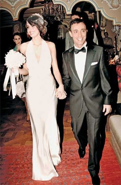 Evlilikleri ile zamanında gündeme oturan ünlü isimlerin seçtiği gelinlikler... A24