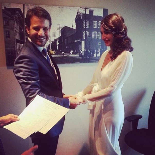 Evlilikleri ile zamanında gündeme oturan ünlü isimlerin seçtiği gelinlikler... A24